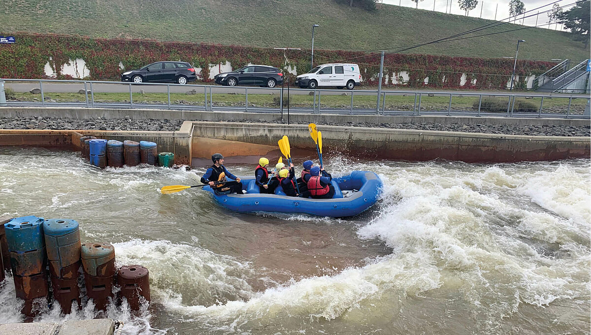 Azubis bei Alloheim Senioren-Residenzen machen Rafting-Tour