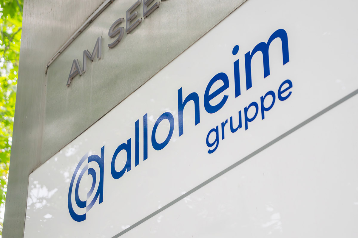 Firmenschild der Alloheim Gruppe